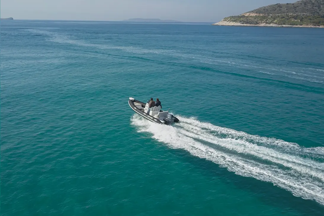 Diverib 495 — underway off the Greek coast